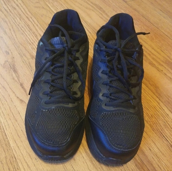 Nike Black Tenis Shoes - Picture 1 of 5